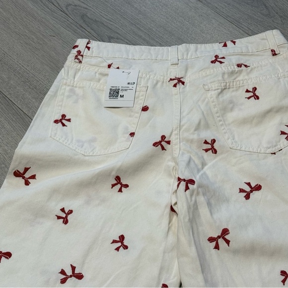 Holiday Forever 21 Off White Pants with Red Bow Pattern Wide Leg NWT - Picture 8 of 10